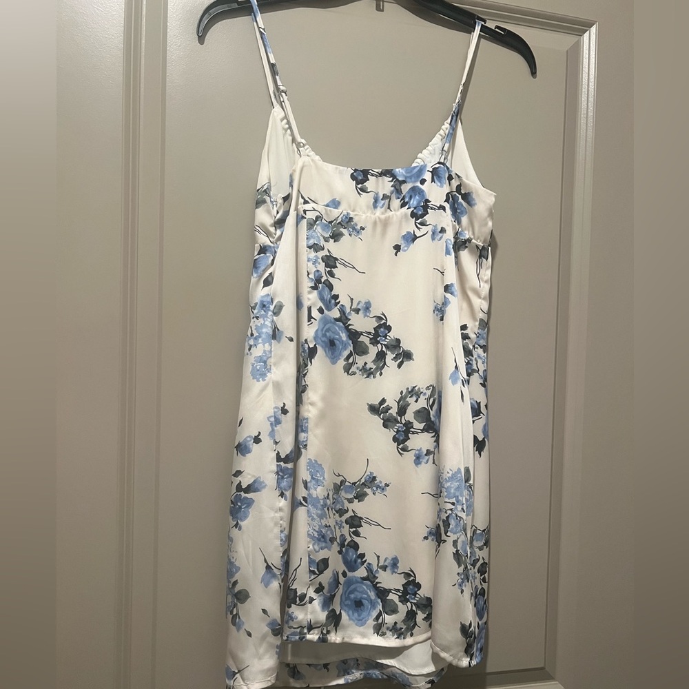 UO Silk Floral Mini Dress - Picture 4 of 6